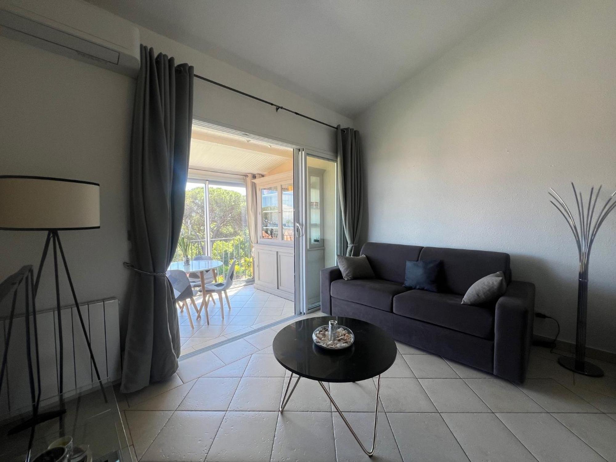 Appartement Vue Mer Golfe De Saint-Tropez Cogolin Exterior photo